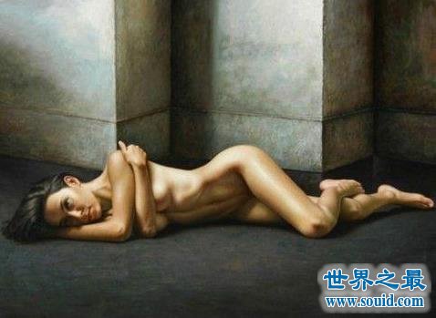 世界上最重口味的裸体艺术，英国24美女全裸纪念友人(www.gifqq.com)