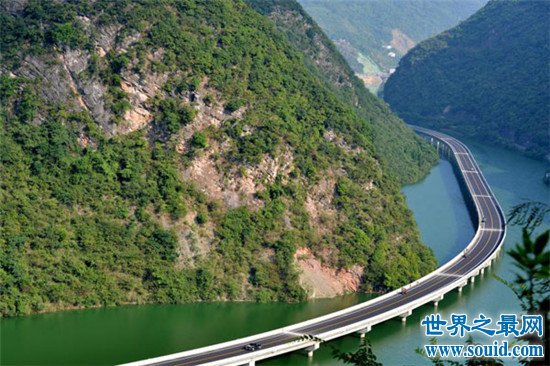 不走一趟惊艳世界的中国最美的水上公路，简直是太遗憾了(www.gifqq.com)
