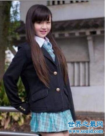 日本最美的小学生，12岁的仲村星虹胸竟然有C罩杯(www.gifqq.com)