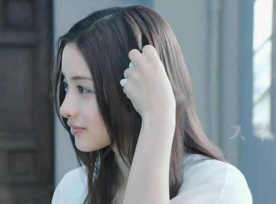 日本最漂亮的女演员排名，北川景子(千年一遇大美女)(www.gifqq.com)