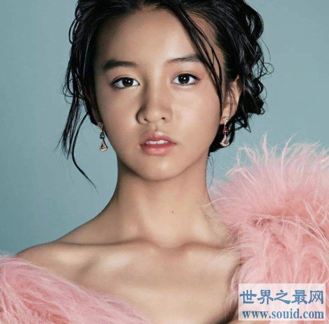 日本新生代最美杂志女王，16岁的她颜值能逆天(www.gifqq.com)
