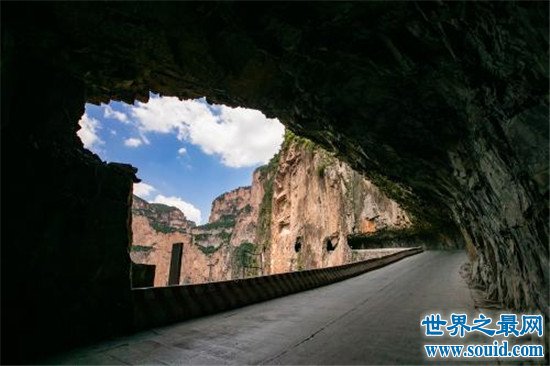 中国最美的10条公路，一起来欣赏天堂之路！(www.gifqq.com)