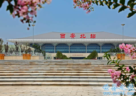 中国最大的火车站是哪个？(北京南站)20个足球场(www.gifqq.com)