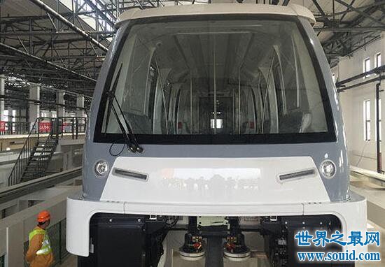 上海最先进地铁于年底开通，竟然装汽车轮(www.gifqq.com)