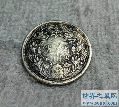 中国唯一铸有帝王像的货币，是我国最早有人物图像的银币(www.gifqq.com)