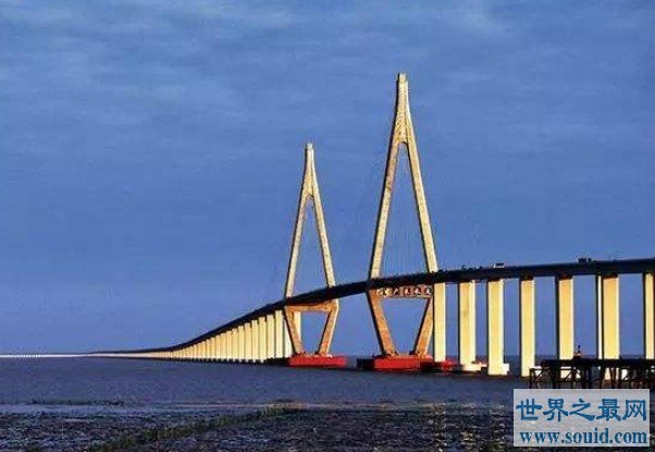 中国最美的高速公路，可一览大海的绝美景色(www.gifqq.com)
