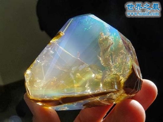 世界上比钻石更美的石头，蛋白石(www.gifqq.com)