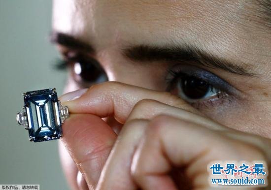 世界上最大炫彩蓝钻将拍卖，或拍出近3亿天价(www.gifqq.com)
