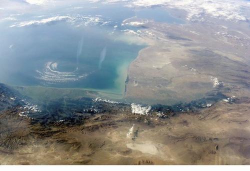 世界上最大的内陆湖(www.gifqq.com)