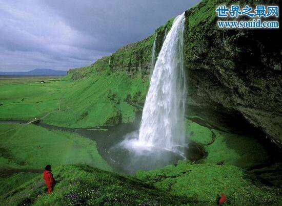 世界上最美的瀑布，塞里雅兰瀑布(最绝美景色)(www.gifqq.com)