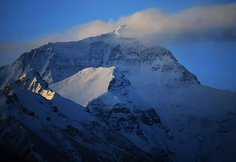 世界上最高的山峰是什么？世界第一高峰(接近1万米)(www.gifqq.com)