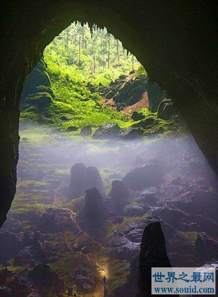越南最大山洞，也许可以通往地心世界(www.gifqq.com)