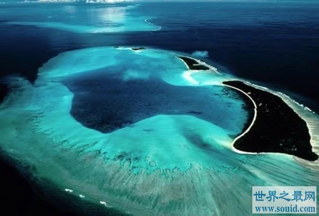 世界上最清澈的海，透明度达到了72米(www.gifqq.com)