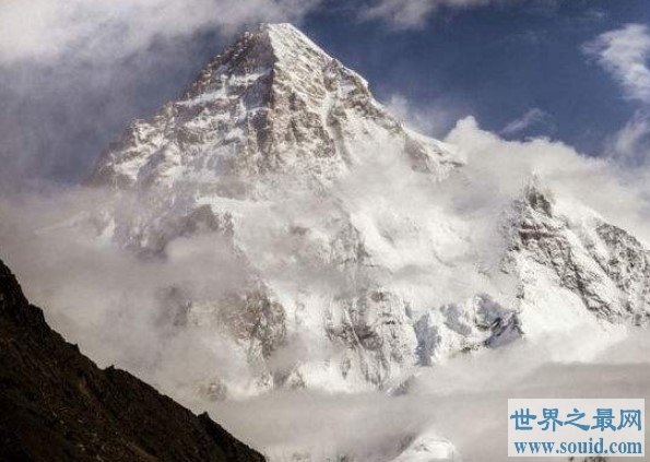 世界第二高峰乔戈里峰，只比第一高峰低233米(www.gifqq.com)