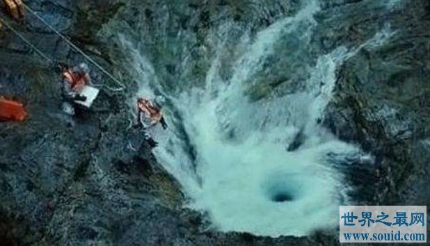 世界上最神秘的瀑布流下的水却不知去向(www.gifqq.com)